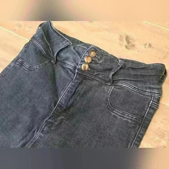 American Eagle Outfitters Super High Rise Jean - Picture 4 of 7